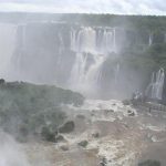 Le Cascate di Iguazú sembrano sospese sopra un luogo senza tempo.