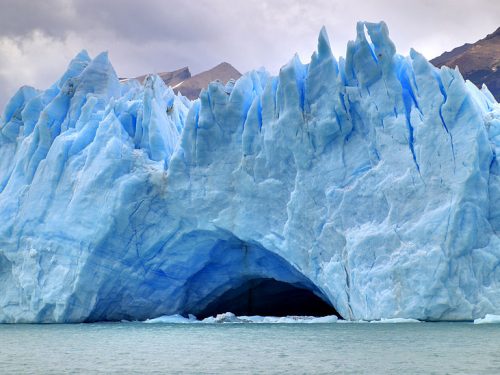 Il ghiacciaio Perito Moreno offre un fenomeno naturale unico, spettacolo di bellezza indescrivibile.